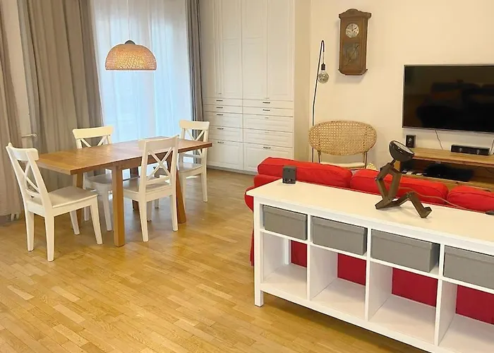 Central Apartment *